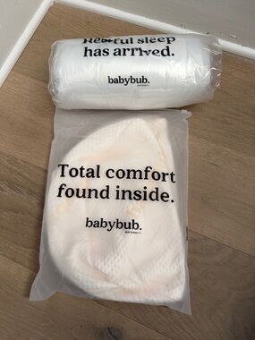 NWT Baby Bub Maternity Pillow